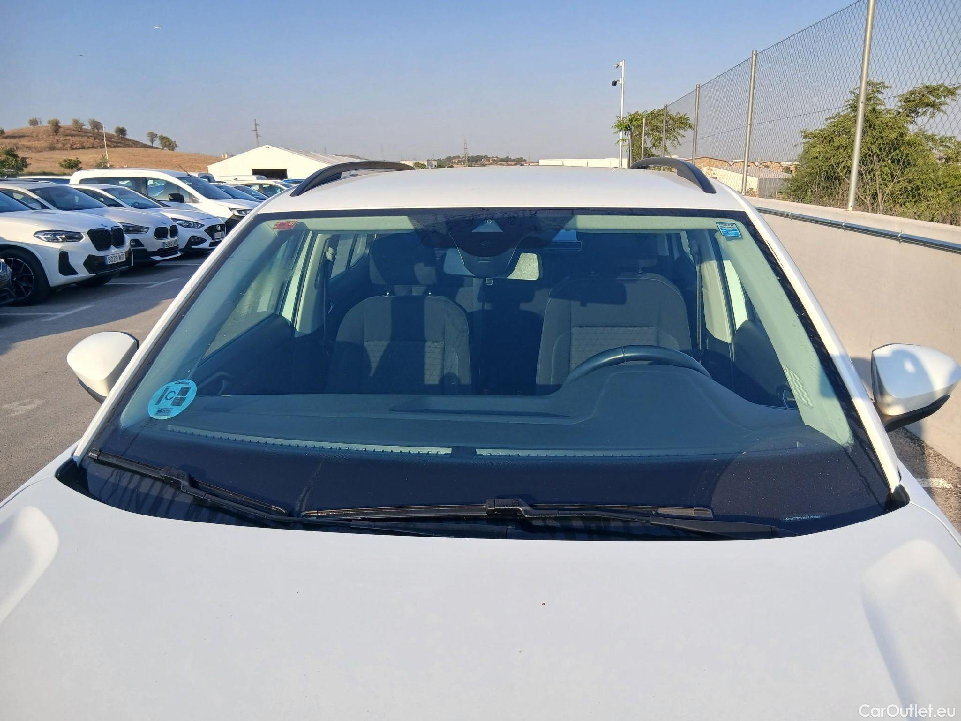  Volkswagen  T-CROSS VOLKSWAGEN  / 2018 / 5P / todoterreno Advance 1.0 TSI 81kW (110CV) DSG (AC3) #1