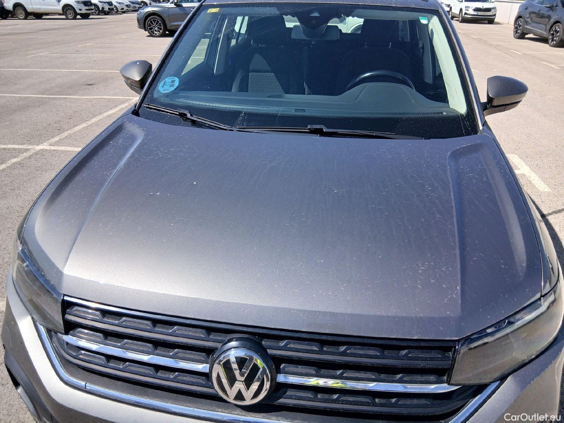  Volkswagen  T-CROSS VOLKSWAGEN  / 2018 / 5P / todoterreno Advance 1.0 TSI 85kW (115CV) DSG (AC) #2