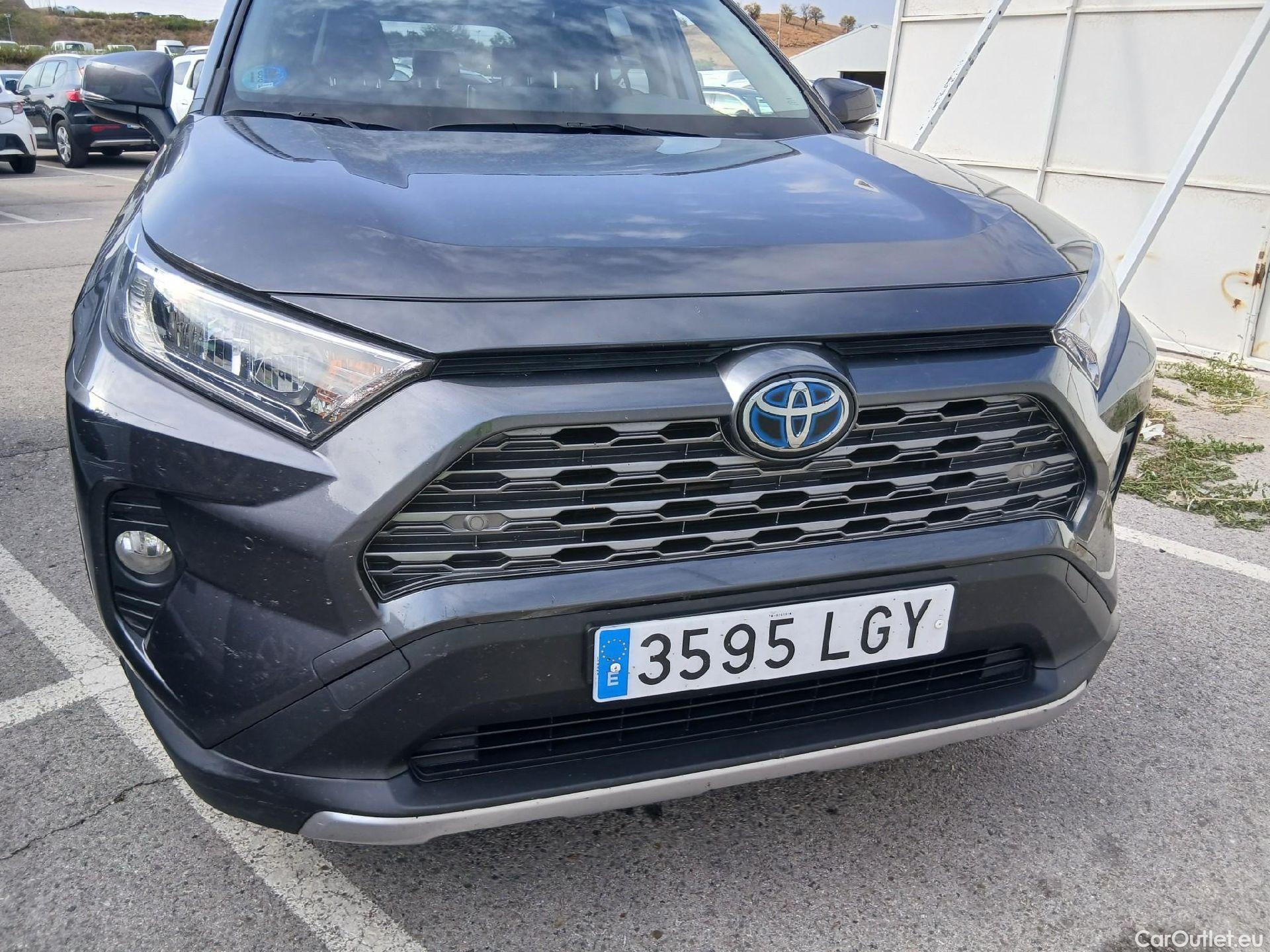  Toyota  RAV4 TOYOTA  / 2018 / 5P / todoterreno 2.5l 220H Advance Plus #5