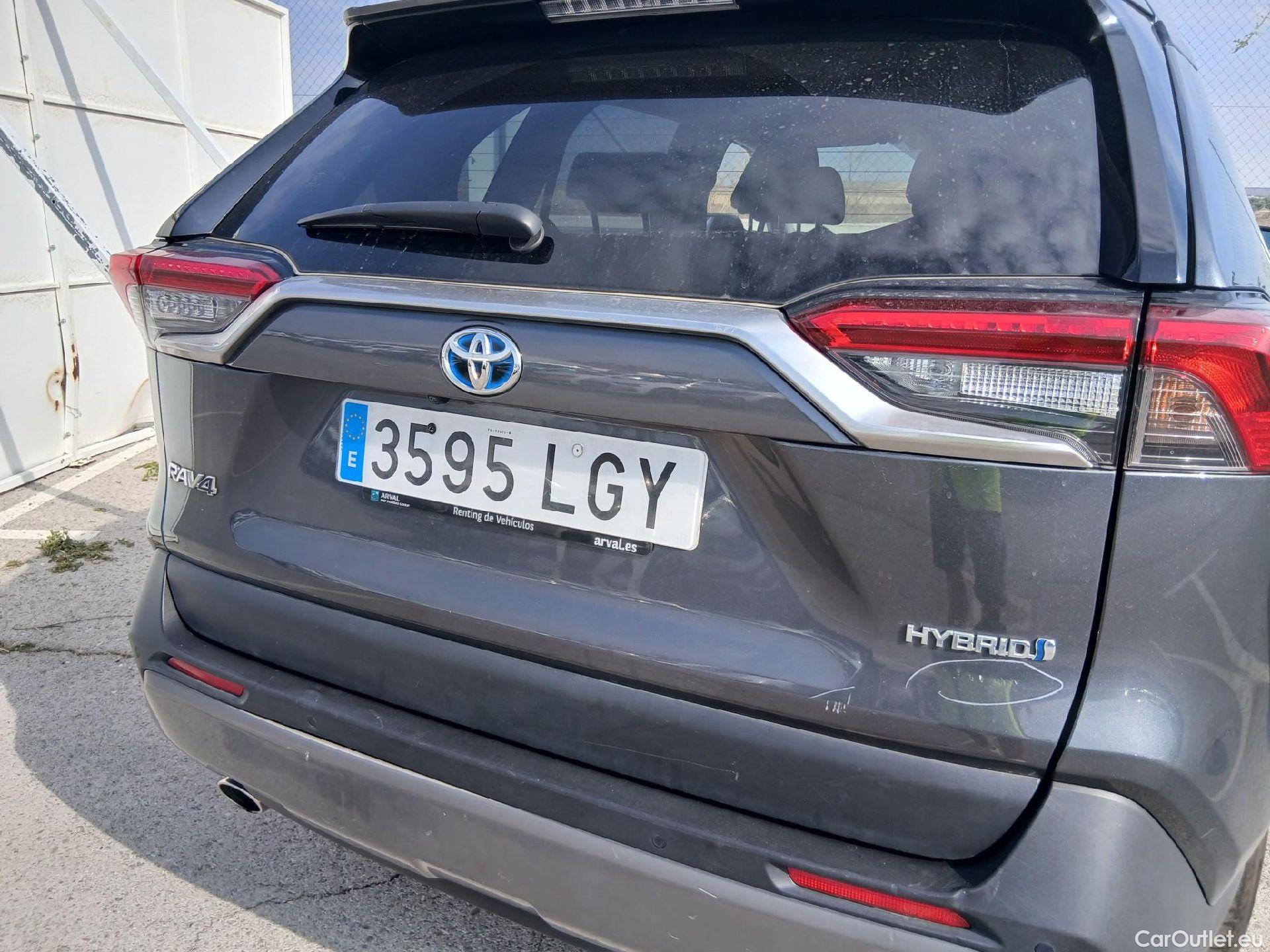  Toyota  RAV4 TOYOTA  / 2018 / 5P / todoterreno 2.5l 220H Advance Plus #29