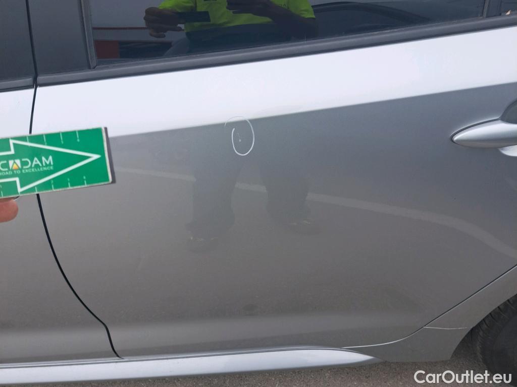  Toyota  Corolla TOYOTA  / 2019 / 5P / familiar 1.8 125H ACTIVE TECH E-CVT TOU SPORT #24
