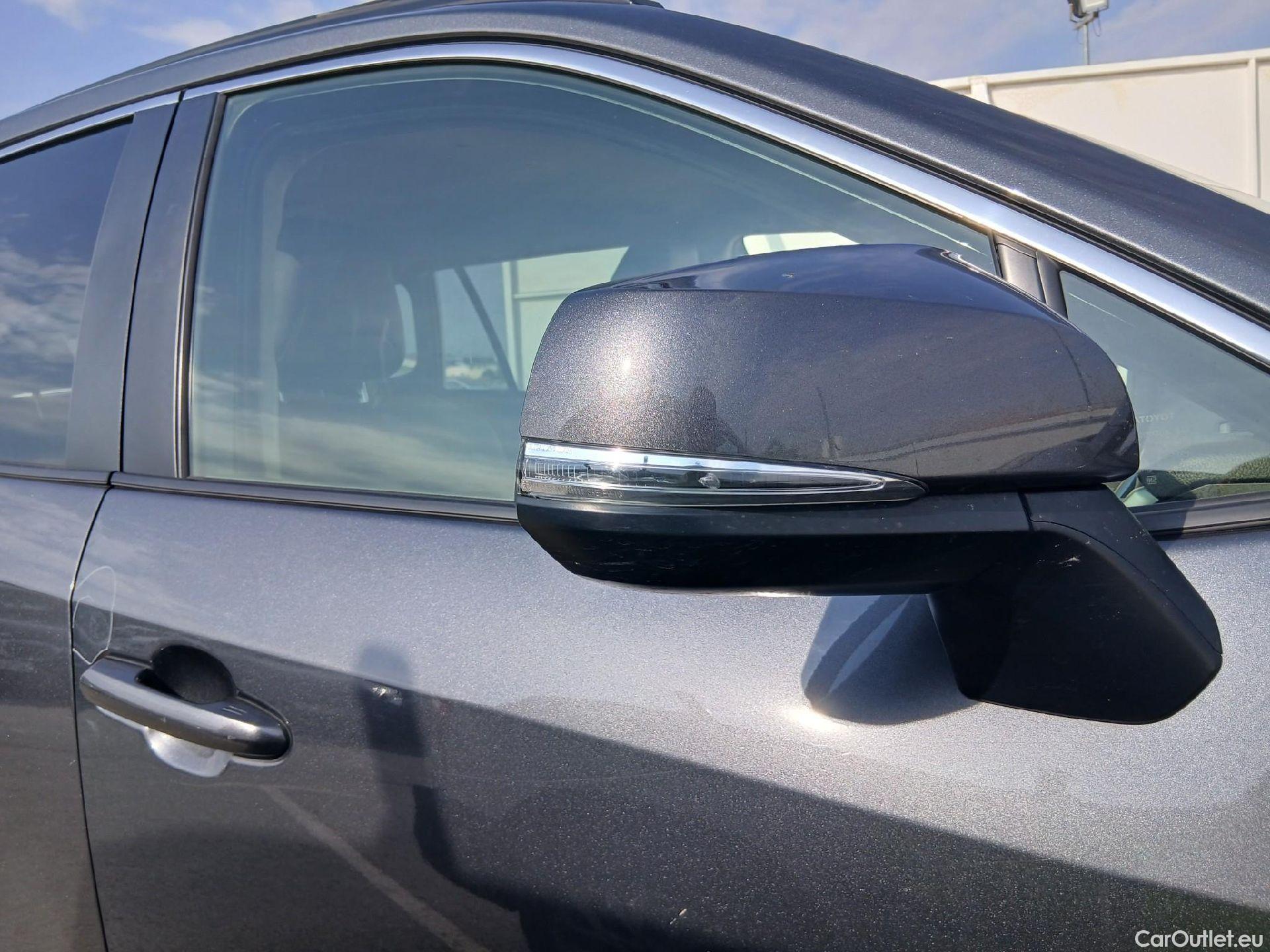  Toyota  RAV4 TOYOTA  / 2018 / 5P / todoterreno 2.5l 220H Advance Plus #49