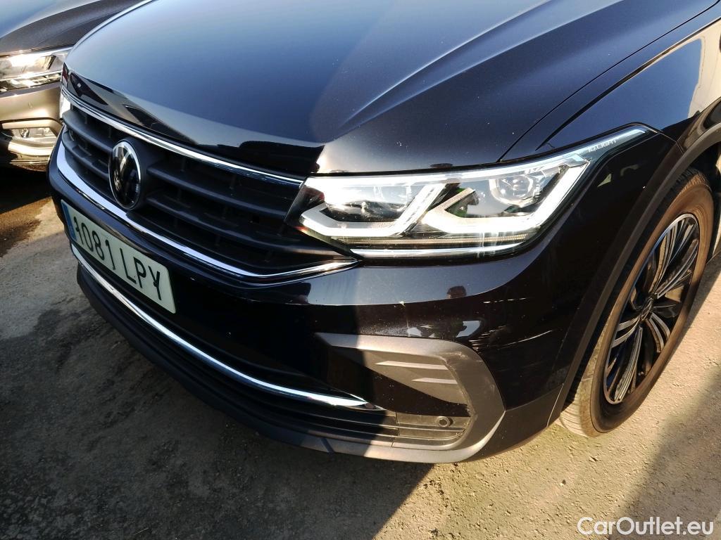  Volkswagen  Tiguan VOLKSWAGEN  / 2020 / 5P / todoterreno Life 2.0 TDI 110kW (150CV) DSG (AC2) #19