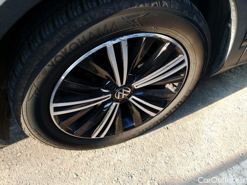  Volkswagen  Tiguan VOLKSWAGEN  / 2020 / 5P / todoterreno Life 2.0 TDI 110kW (150CV) DSG (AC2) #11