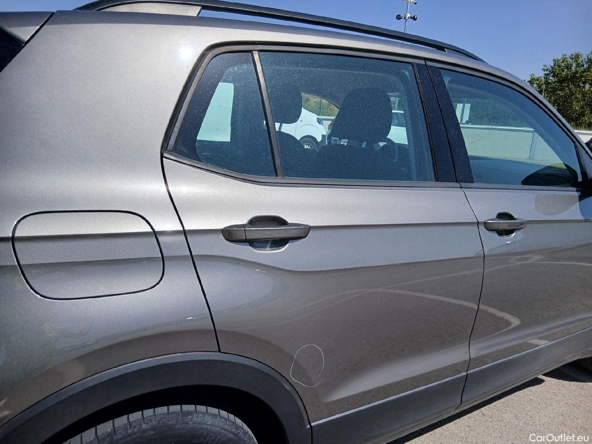  Volkswagen  T-CROSS VOLKSWAGEN  / 2018 / 5P / todoterreno Advance 1.0 TSI 85kW (115CV) DSG (AC) #32