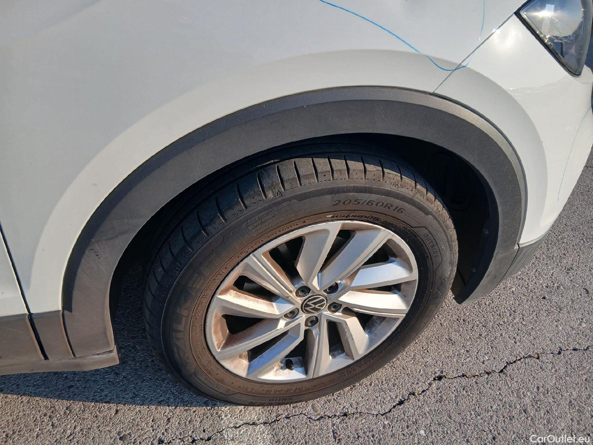  Volkswagen  T-CROSS VOLKSWAGEN  / 2018 / 5P / todoterreno Advance 1.0 TSI 81kW (110CV) DSG (AC3) #34