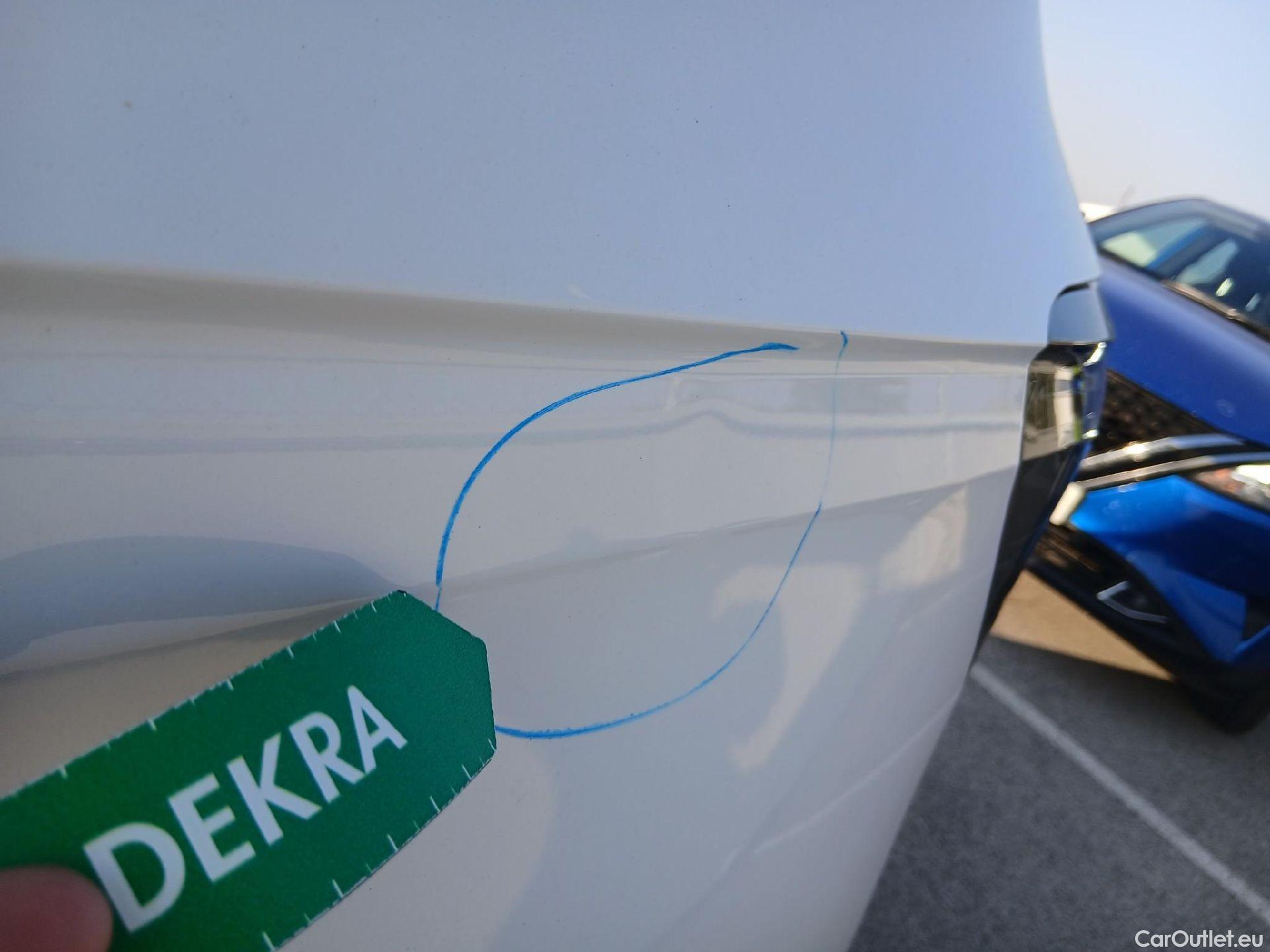  Volkswagen  T-CROSS VOLKSWAGEN  / 2018 / 5P / todoterreno Advance 1.0 TSI 81kW (110CV) DSG (AC3) #17