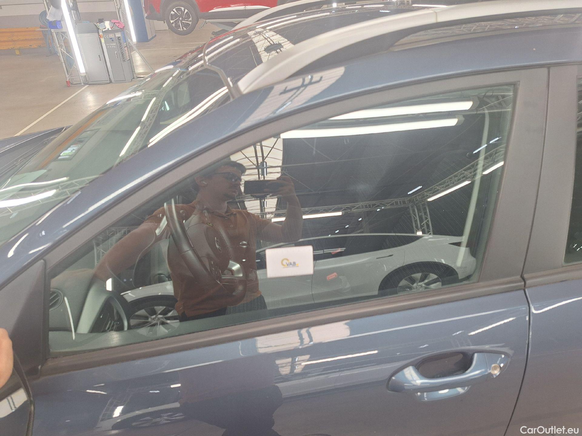  KIA  STONIC Kia,  FL'20, KIA  1.2 Must 5d #4