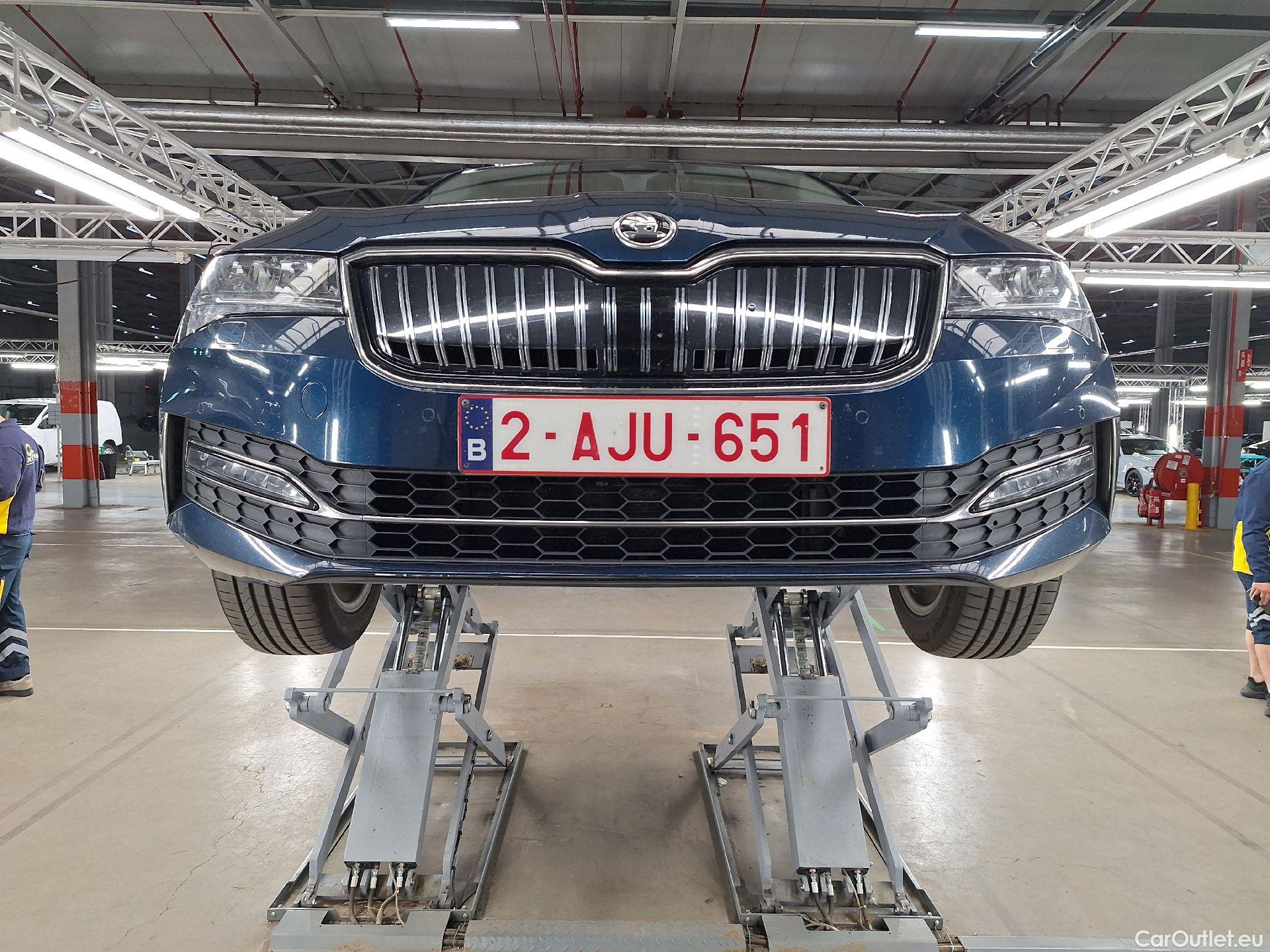  Skoda  Superb Skoda,  Combi FL'19, Sup.Comb.PHEV 218 Clev+ iV DSG #23
