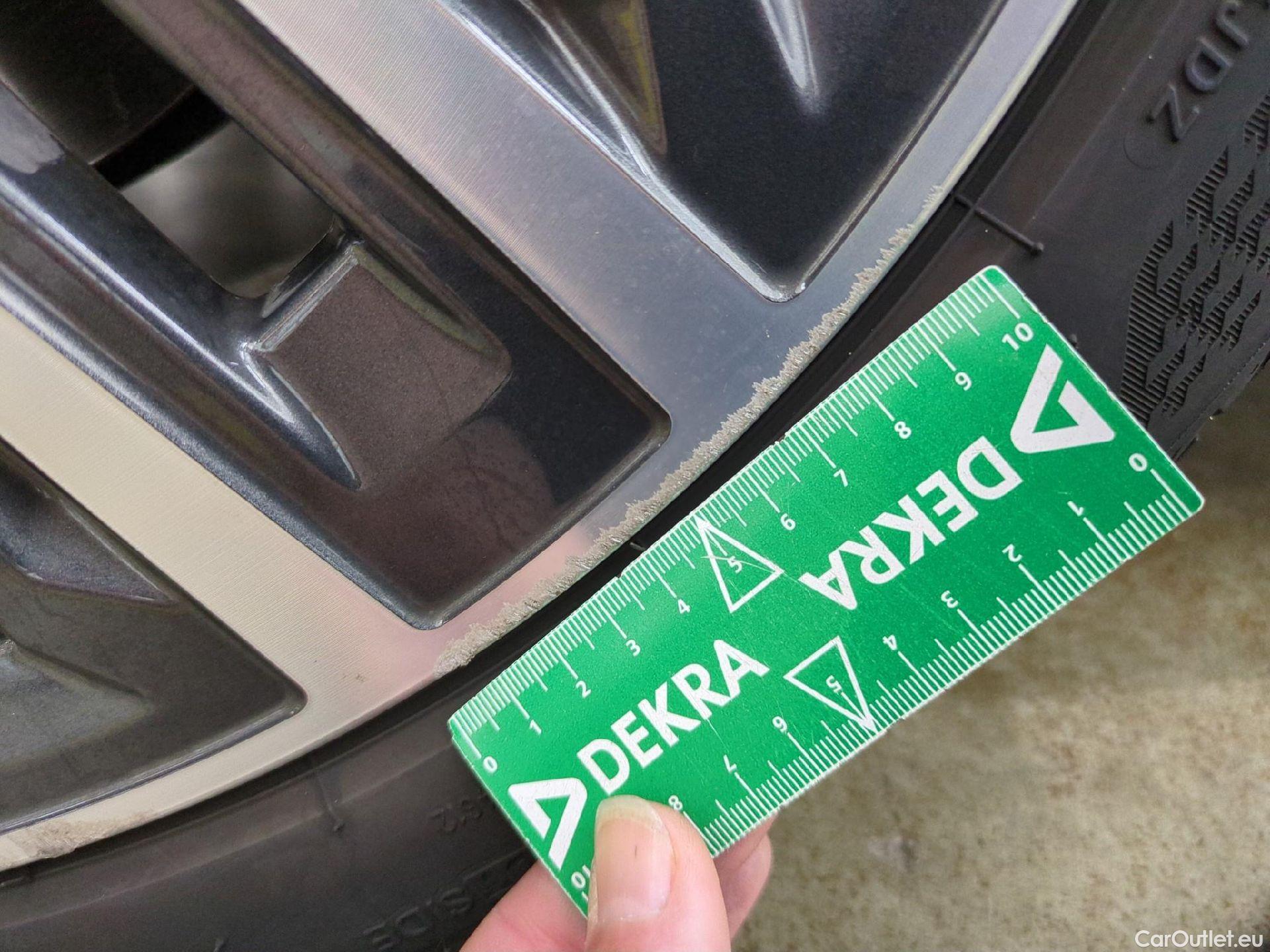  Bmw  Serie 1 BMW Série 1 / 2019 / 5P / Berline 116i Business Design #2