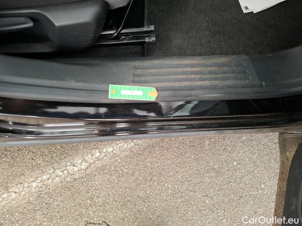  Citroen  C4 CITROEN  X / 2022 / 4P / Berline PureTech 130 S&S EAT8 Shine #16