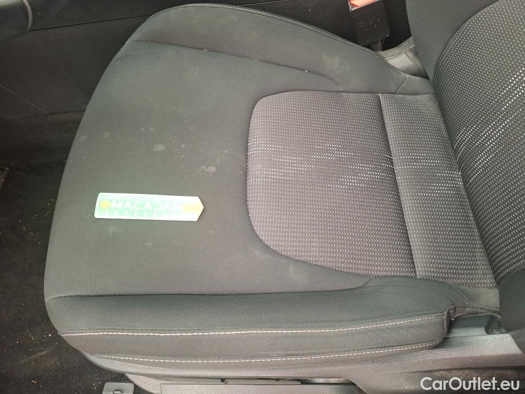  KIA  Sportage KIA  / 2021 / 5P / SUV 1.6 T-GDI 265 PHEV AUTO 4WD ACTIVE #52