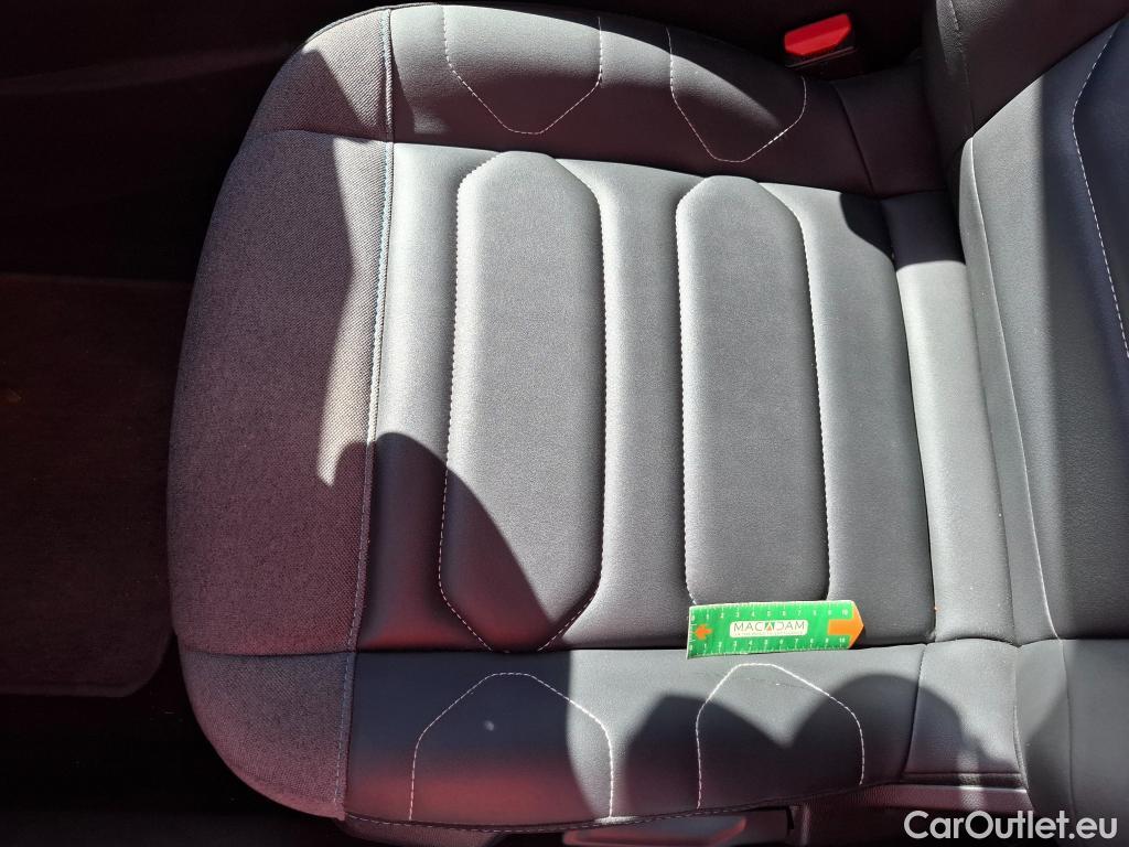  Citroen  C4 CITROEN  X / 2022 / 4P / Berline PureTech 130 S&S EAT8 Shine #13