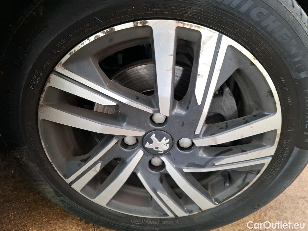  Peugeot  208  Allure Business 1.2 PureTech 100CV BVM6 E6d #30