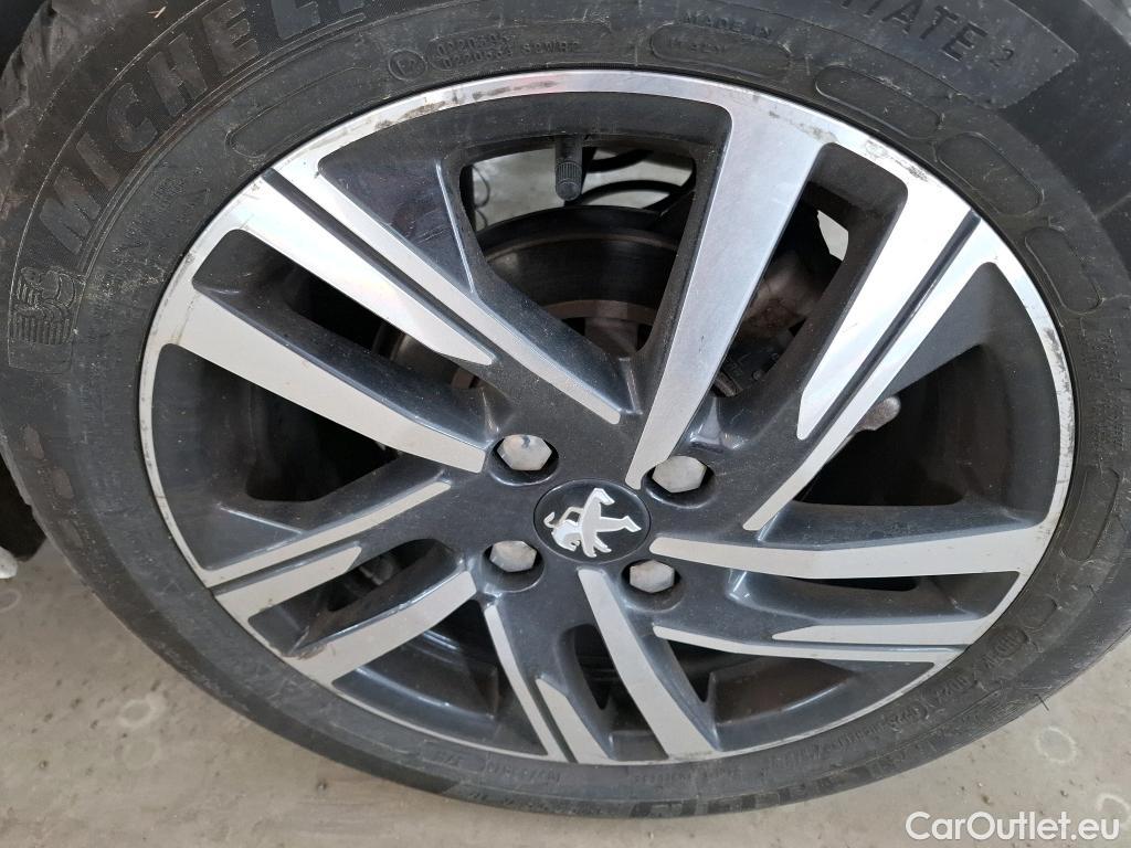  Peugeot  208  Allure Business 1.2 PureTech 100CV BVM6 E6d #41