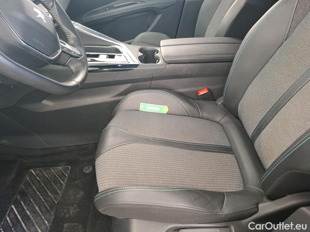  Peugeot  3008 PEUGEOT  / 2020 / 5P / SUV Hybrid 136 e-DCS6 Allure Pack #9