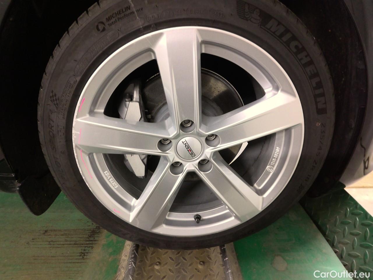  Tesla  Model 3  RWD #7