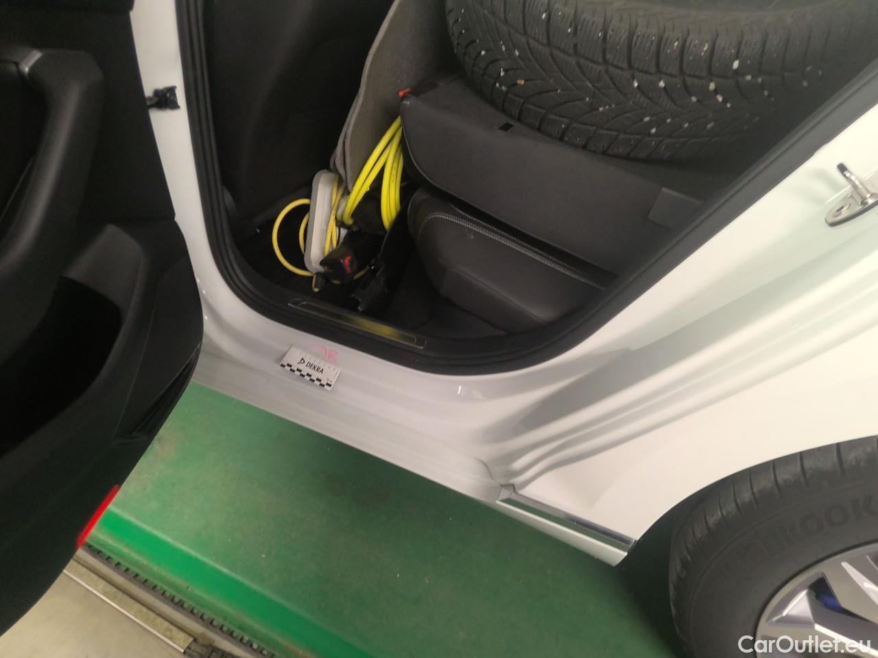  Volkswagen  Passat  Sp.Combi GTE #18
