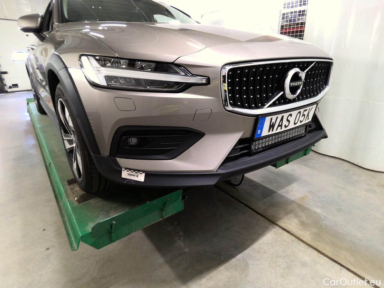  Volvo  V60  CC B4D Ad.Na.P.Ed. AWD Aut #3
