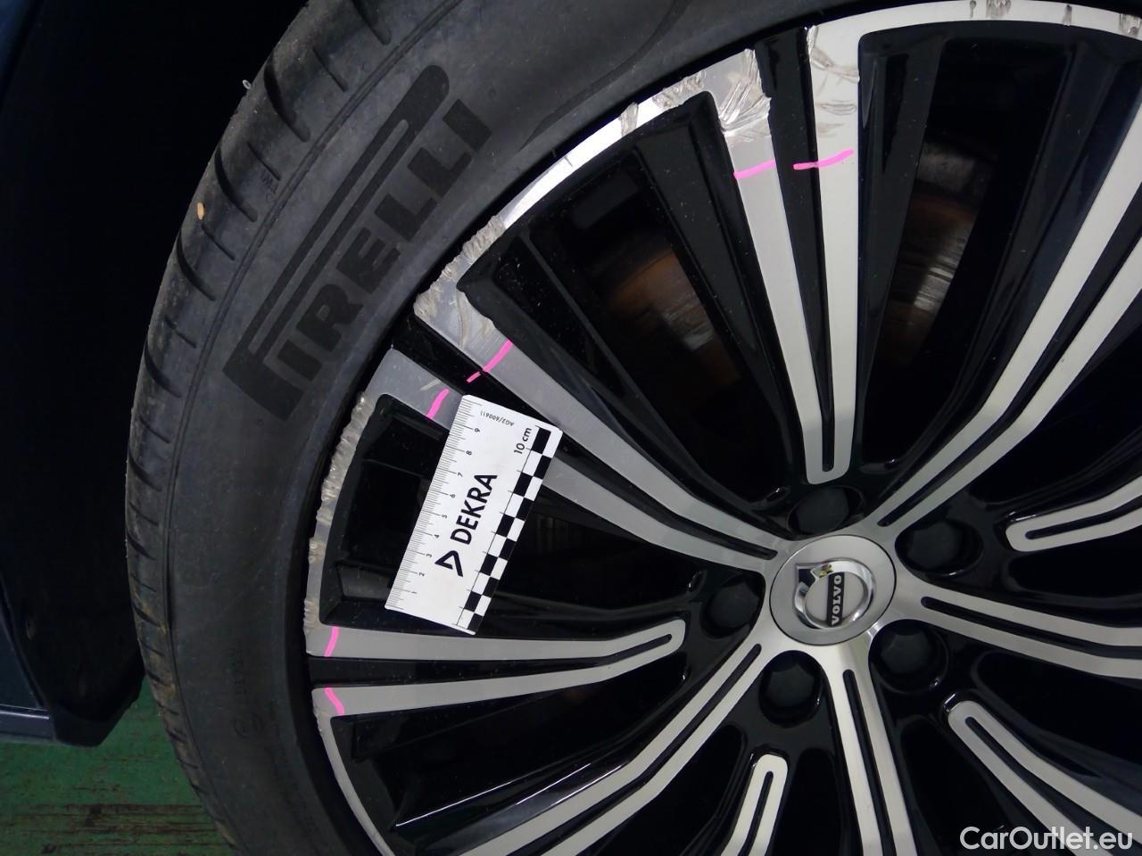  Volvo  V90  T8 Inscr. Rech. AWD Aut #47
