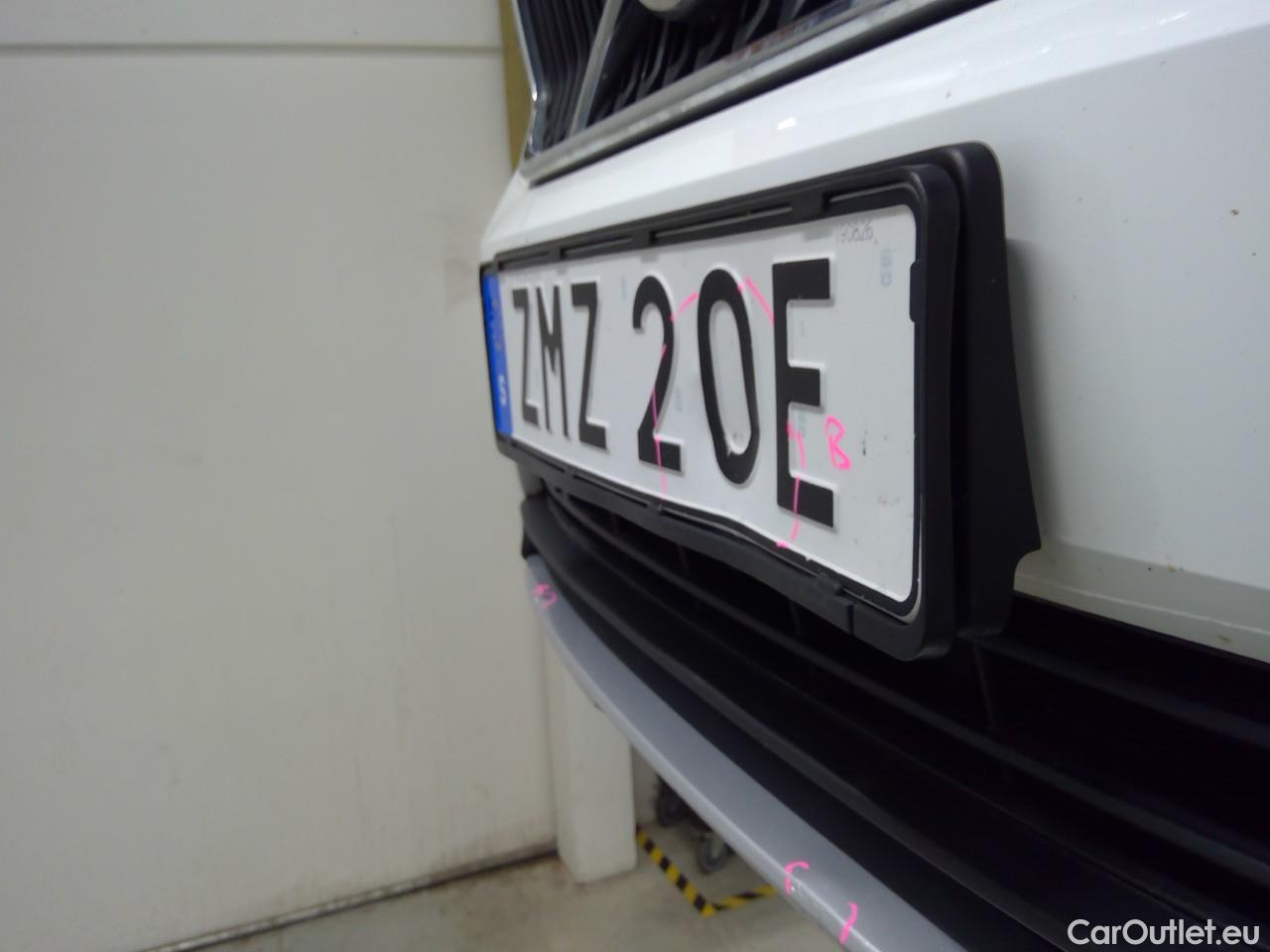  Volvo  XC 40 XC40 D3 AWD Momentum Edition #7