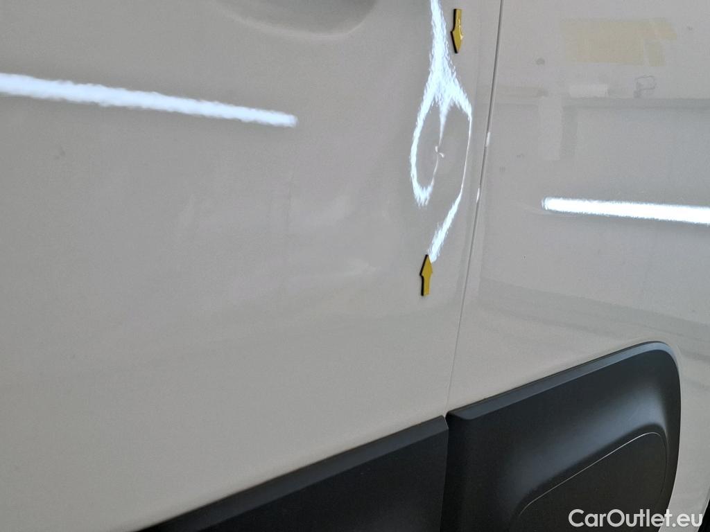  Citroen  C3  Société Feel 1.5 BlueHDI 100CV BVM6 E6d #2