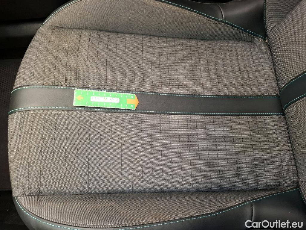  Peugeot  2008  Allure 1.2 PureTech 130CV BVA8 E6d #12