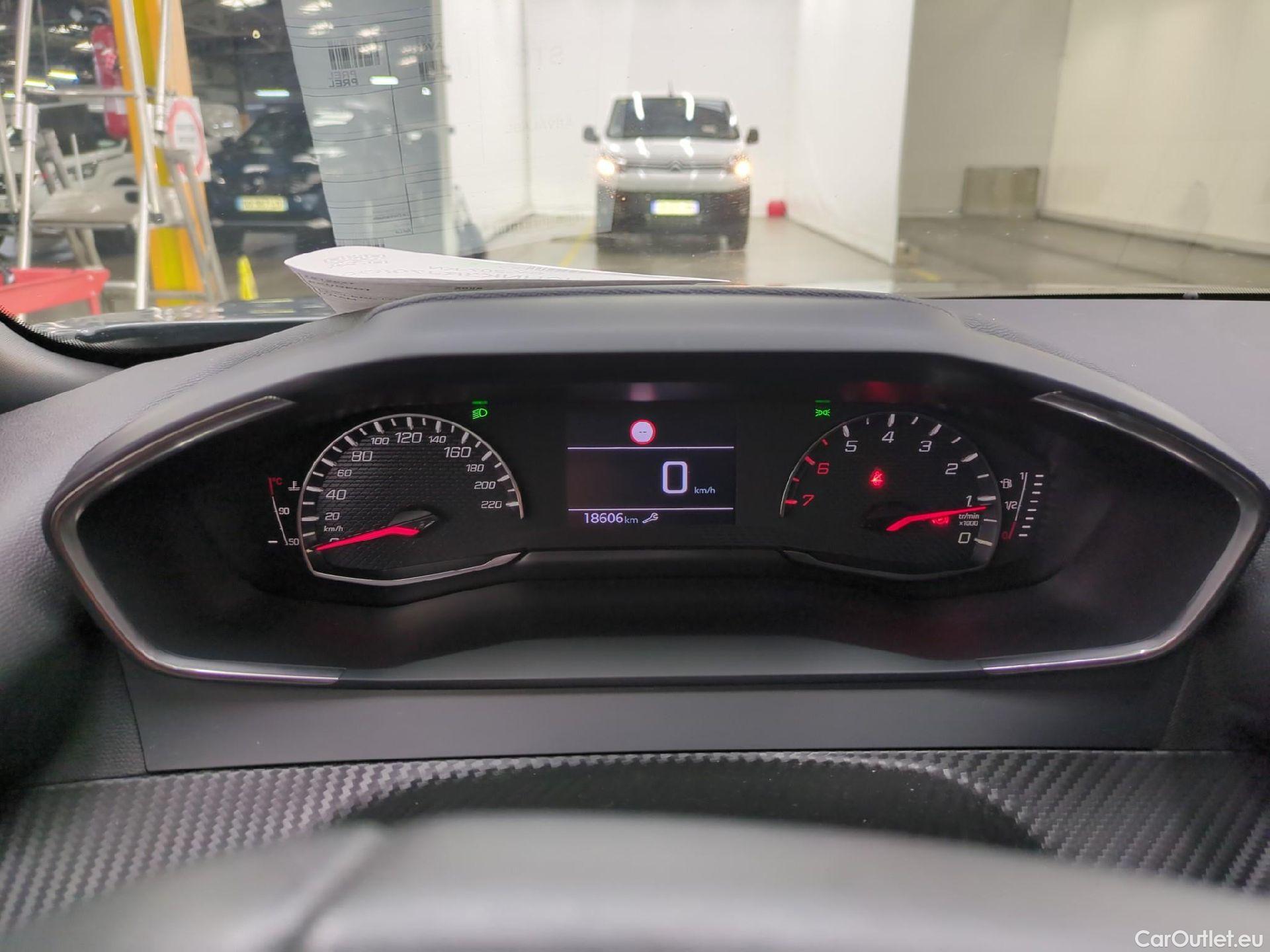  Peugeot  2008  Active 1.2 PureTech 100CV BVM6 6E #1