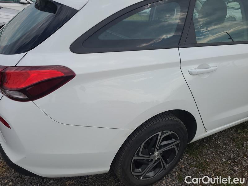  Hyundai  i30   cw (PD)(2017->)  kom.1.5i Family Comfort 5d #13