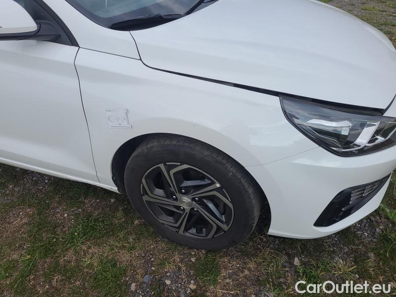  Hyundai  i30   cw (PD)(2017->)  kom.1.5i Family Comfort 5d #3
