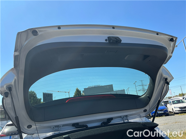  Hyundai  i30  1.5i VVT 81 Family Comfort #11