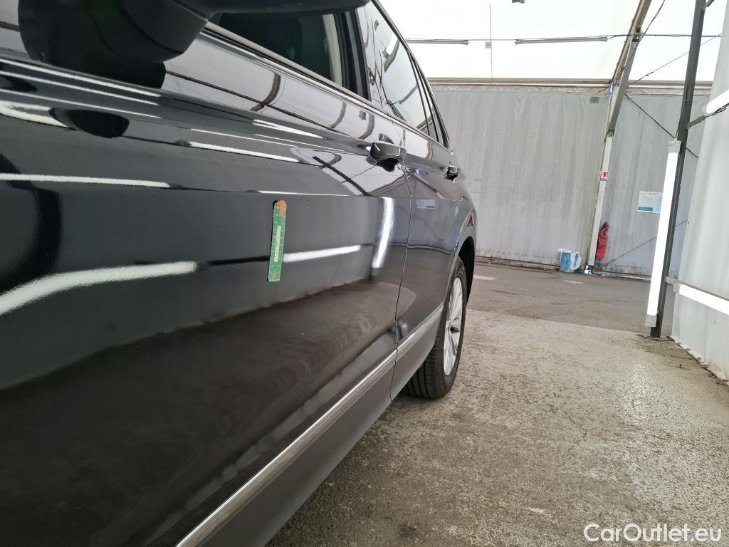  Volkswagen  Tiguan VOLKSWAGEN  / 2020 / 5P / SUV 1.5 TSI 150 DSG7 Life Busines #3