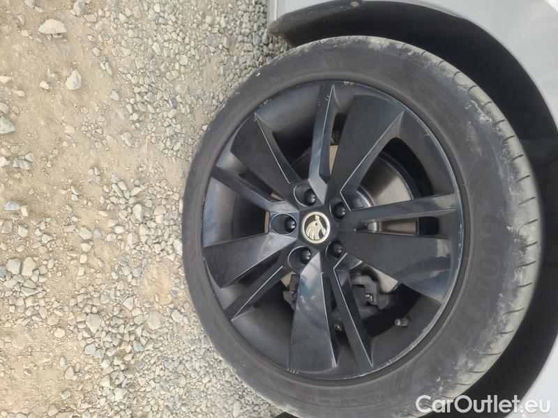  Skoda  Superb  2 (2008) Supe.FL1.5TSI 110 Sportline AT #16