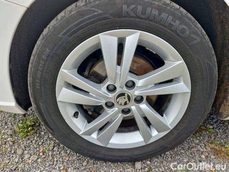  Skoda  Fabia  Combi (2015) Com.1.0TSI 70 Ambition 5d #4