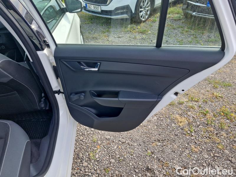  Skoda  Fabia  Combi (2015) Com.1.0TSI 70 Ambition 5d #30