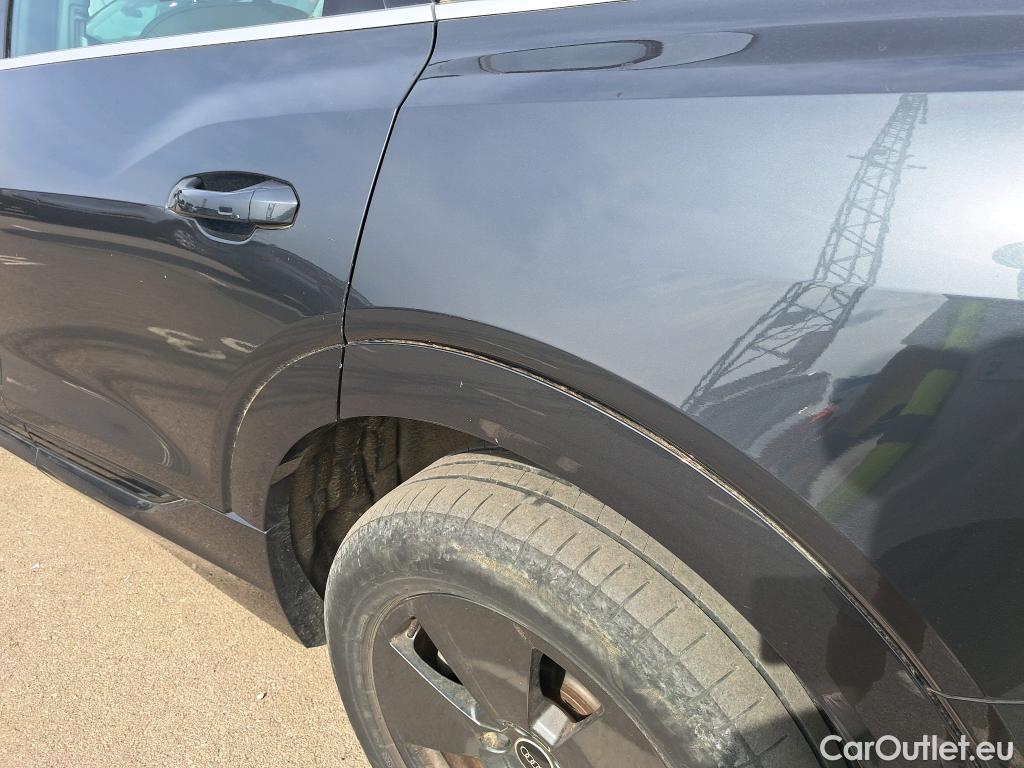  Audi  Q8 AUDI  e-tron / 2022 / 5P / todoterreno Advanced 55 quattro #33