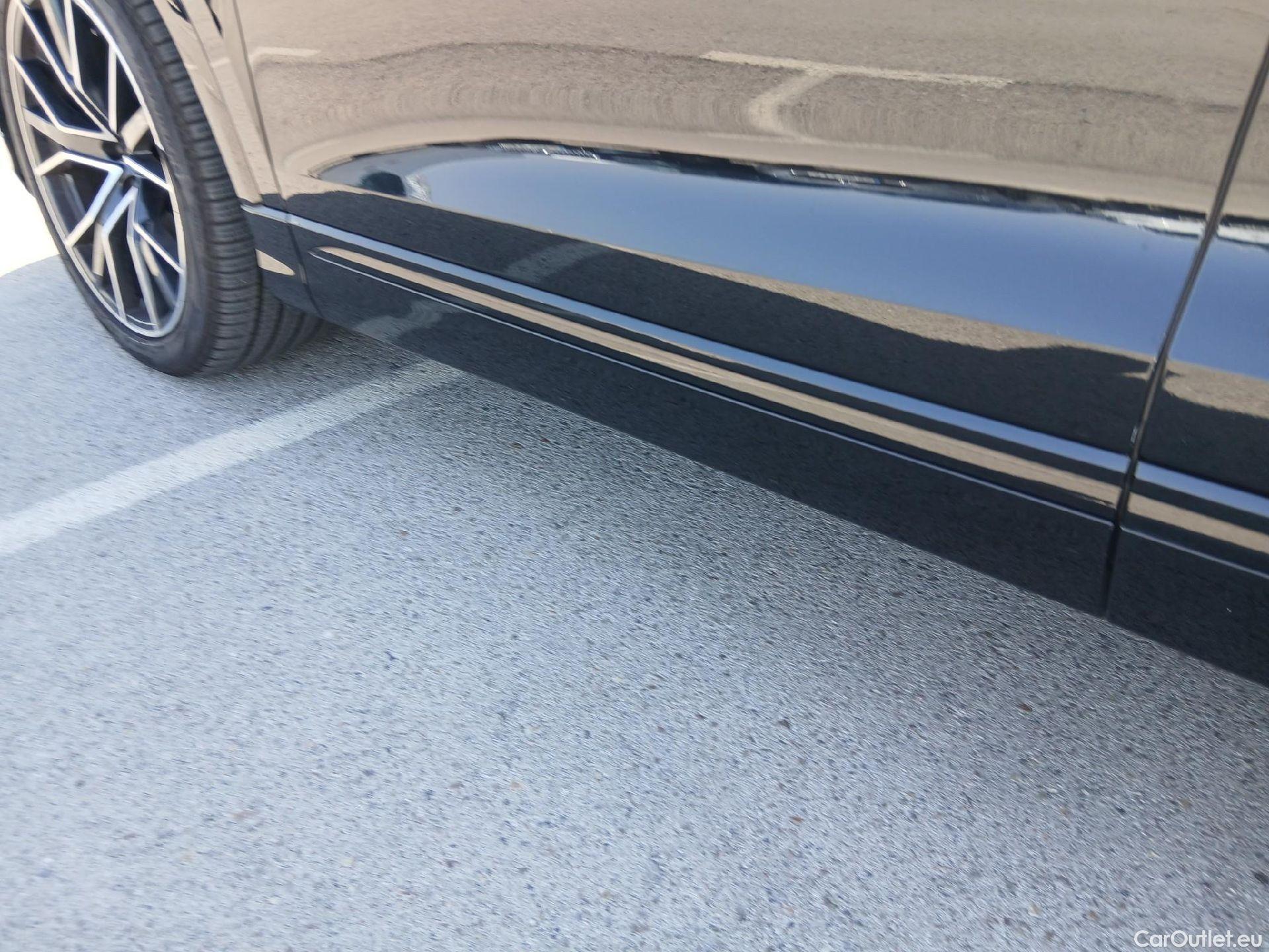  Audi  Q8 AUDI  / 2018 / 5P / todoterreno 55 TFSIe 280kW Black Line Pl quattro tip #15