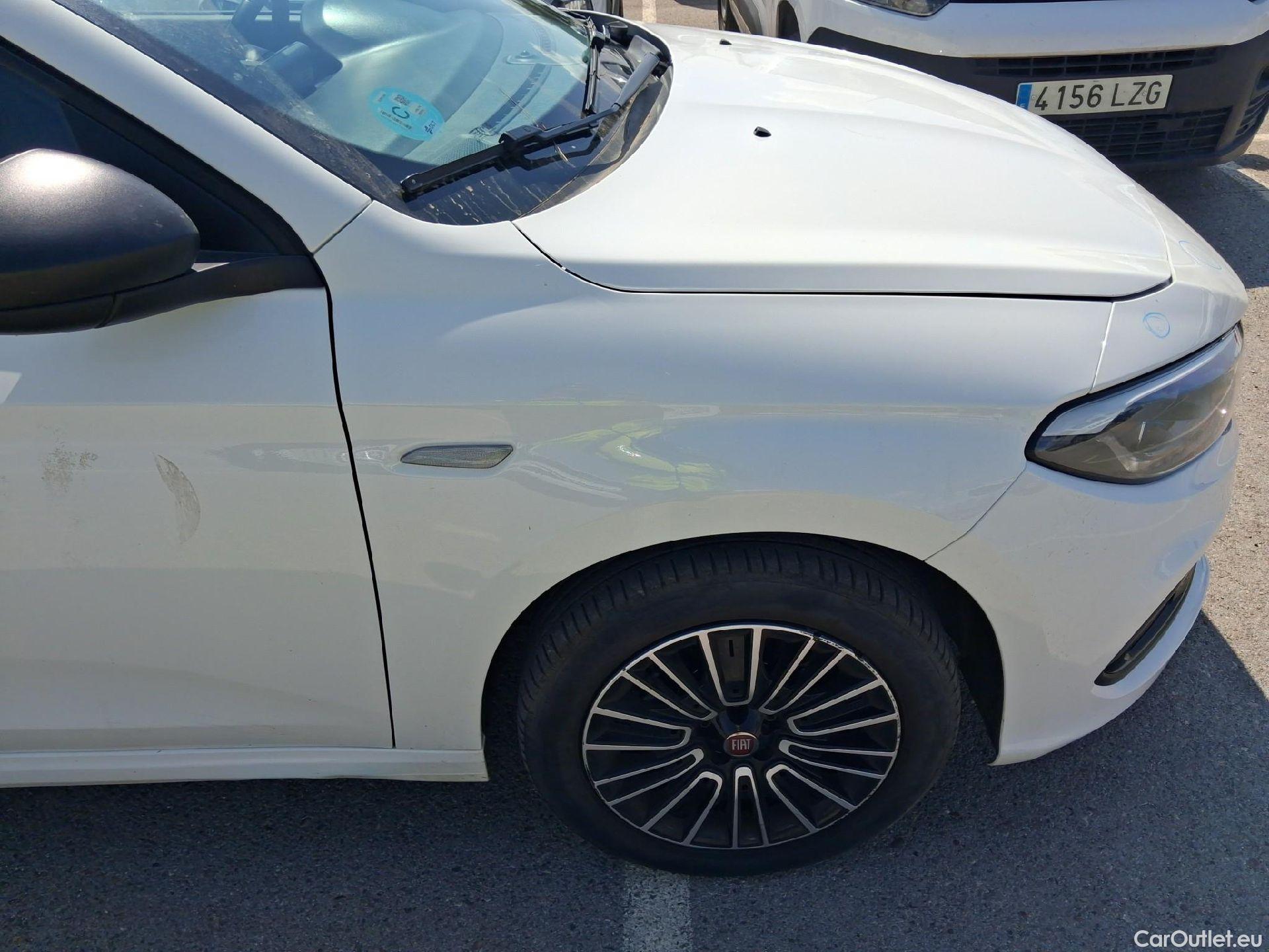  Fiat  Tipo FIAT  / 2020 / 4P / sedán Sedan City Life 1.3 Mjet Diesel 70kW #37