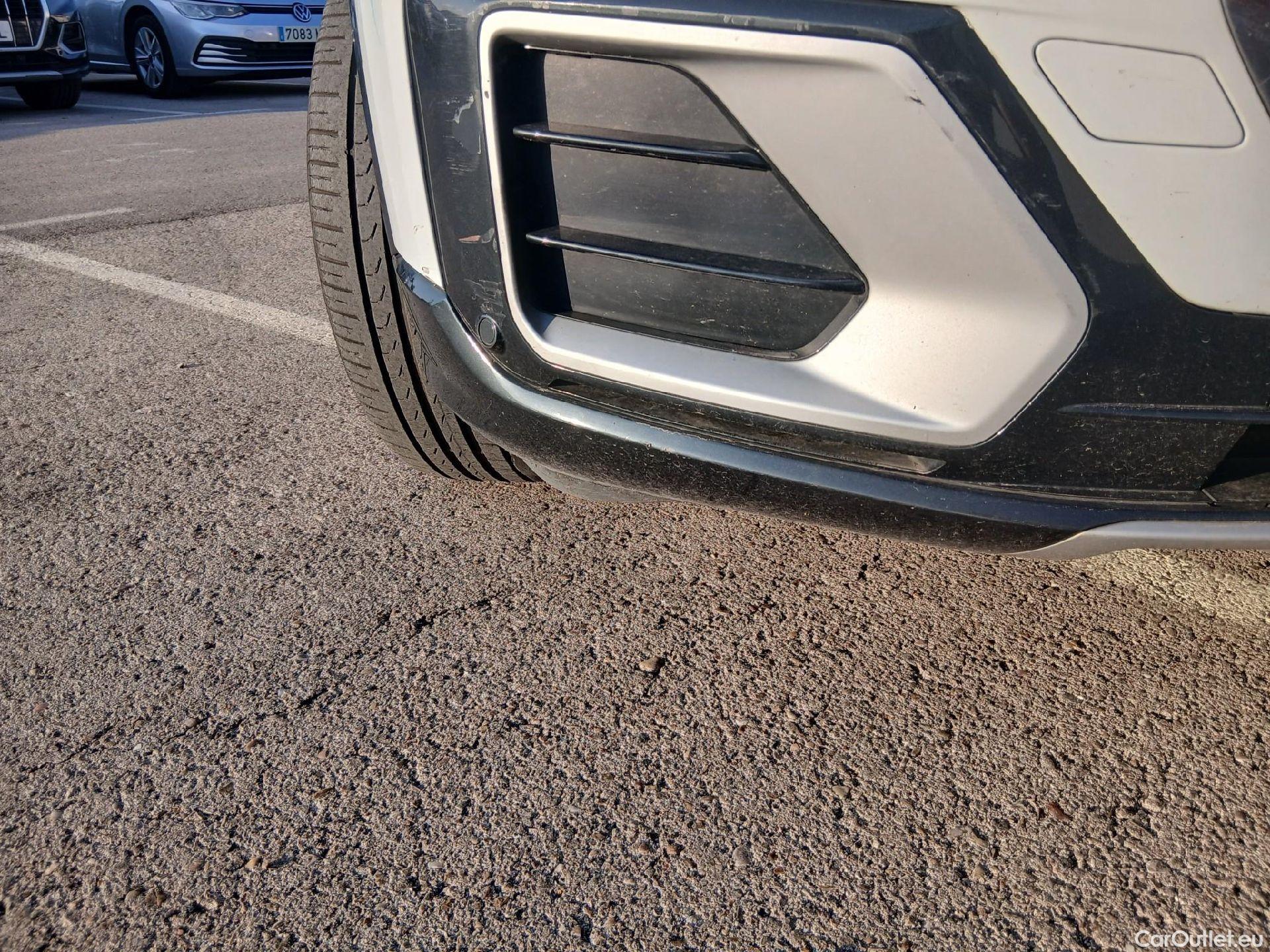  Audi  Q2 AUDI  / 2016 / 5P / todoterreno Design 30 TFSI 85kW (116CV) (AC) #10