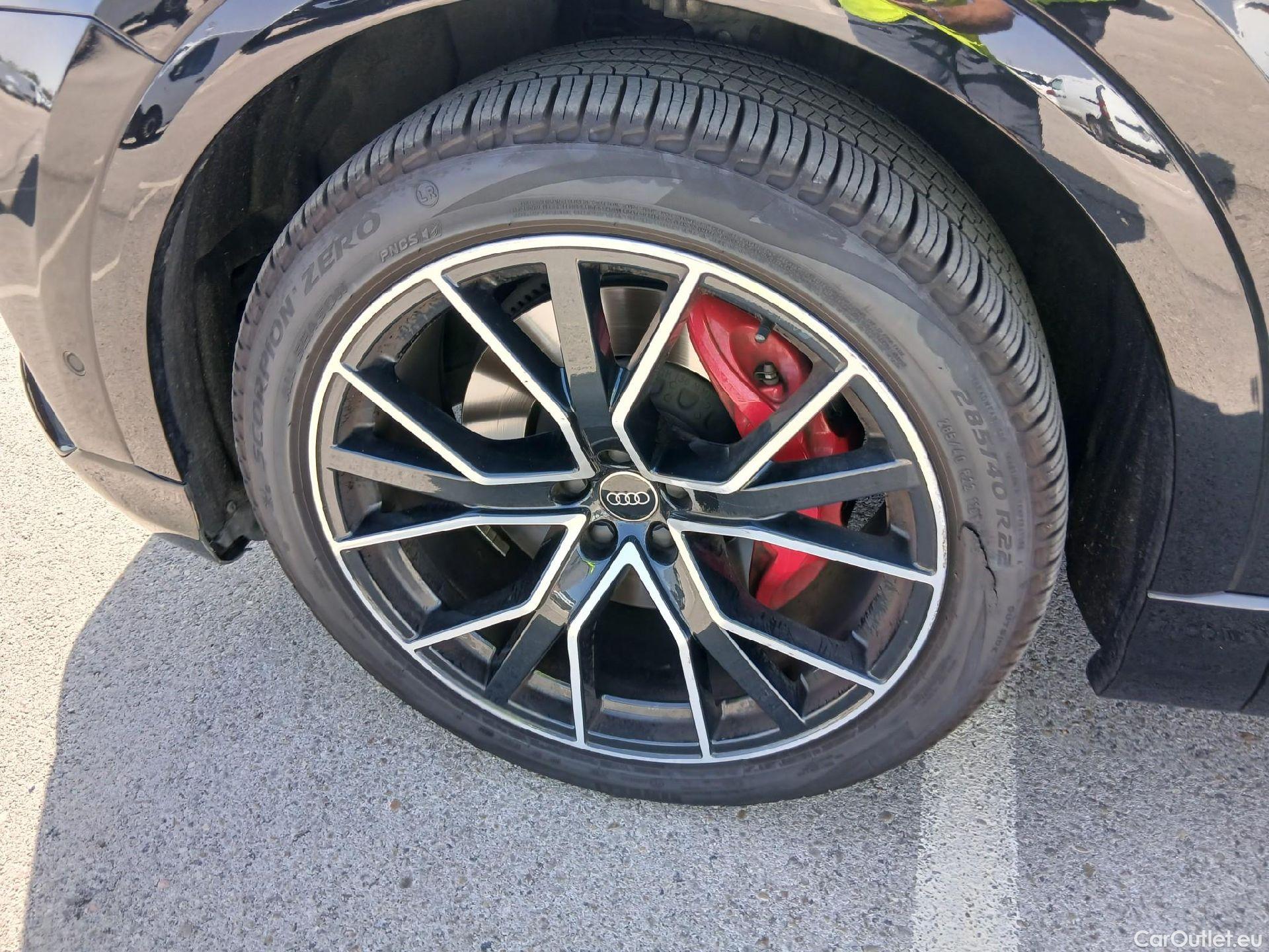  Audi  Q8 AUDI  / 2018 / 5P / todoterreno 55 TFSIe 280kW Black Line Pl quattro tip #11