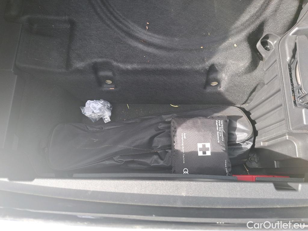  Audi  Q8 AUDI  e-tron / 2022 / 5P / todoterreno Advanced 55 quattro #10