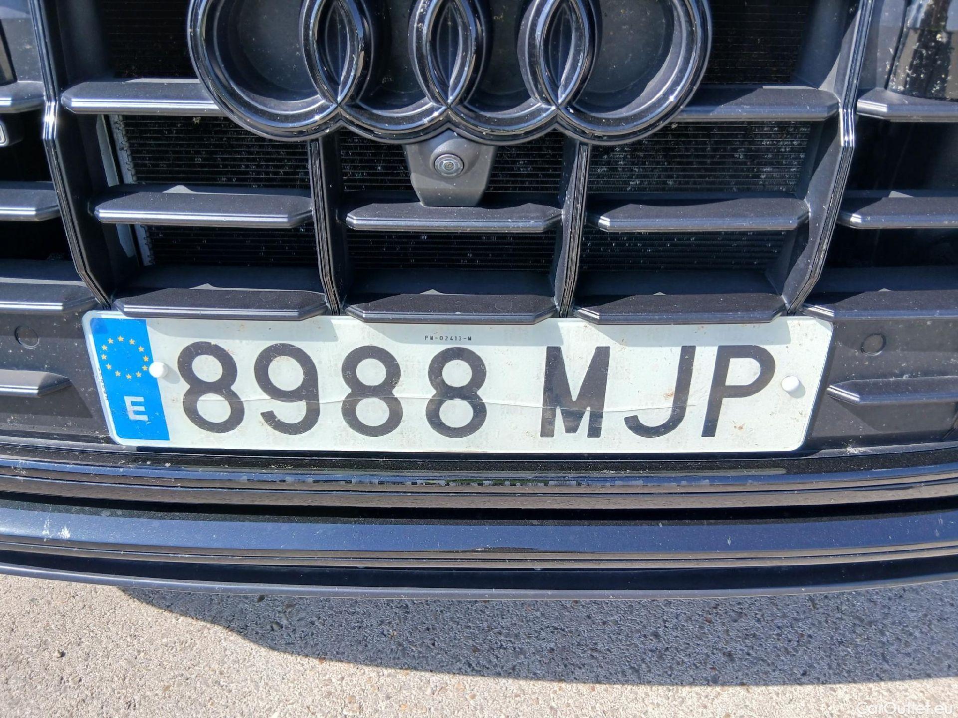  Audi  Q8 AUDI  / 2018 / 5P / todoterreno 55 TFSIe 280kW Black Line Pl quattro tip #7