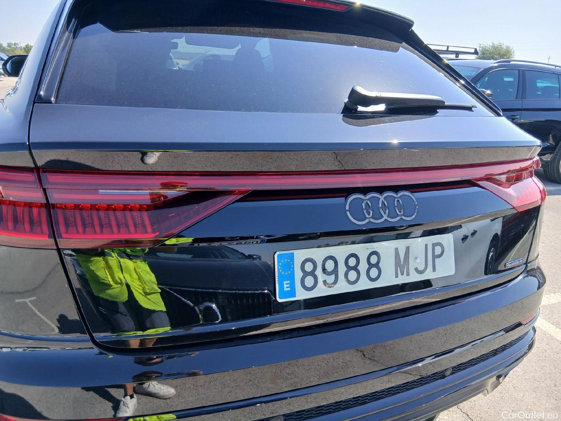  Audi  Q8 AUDI  / 2018 / 5P / todoterreno 55 TFSIe 280kW Black Line Pl quattro tip #22