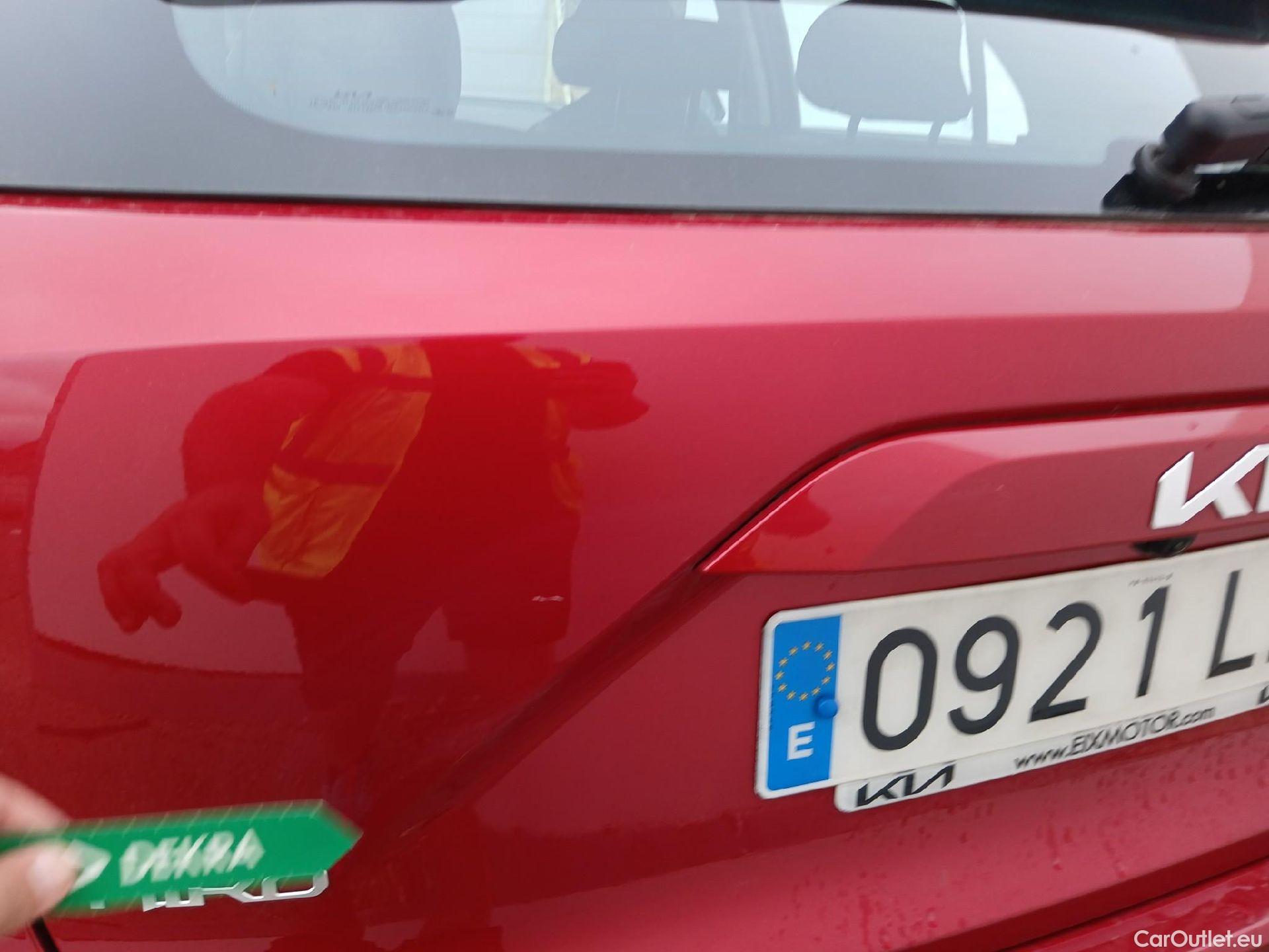  KIA  Niro KIA  / 2022 / 5P / crossover 1.6 GDi PHEV 135kW (183CV) Drive #30
