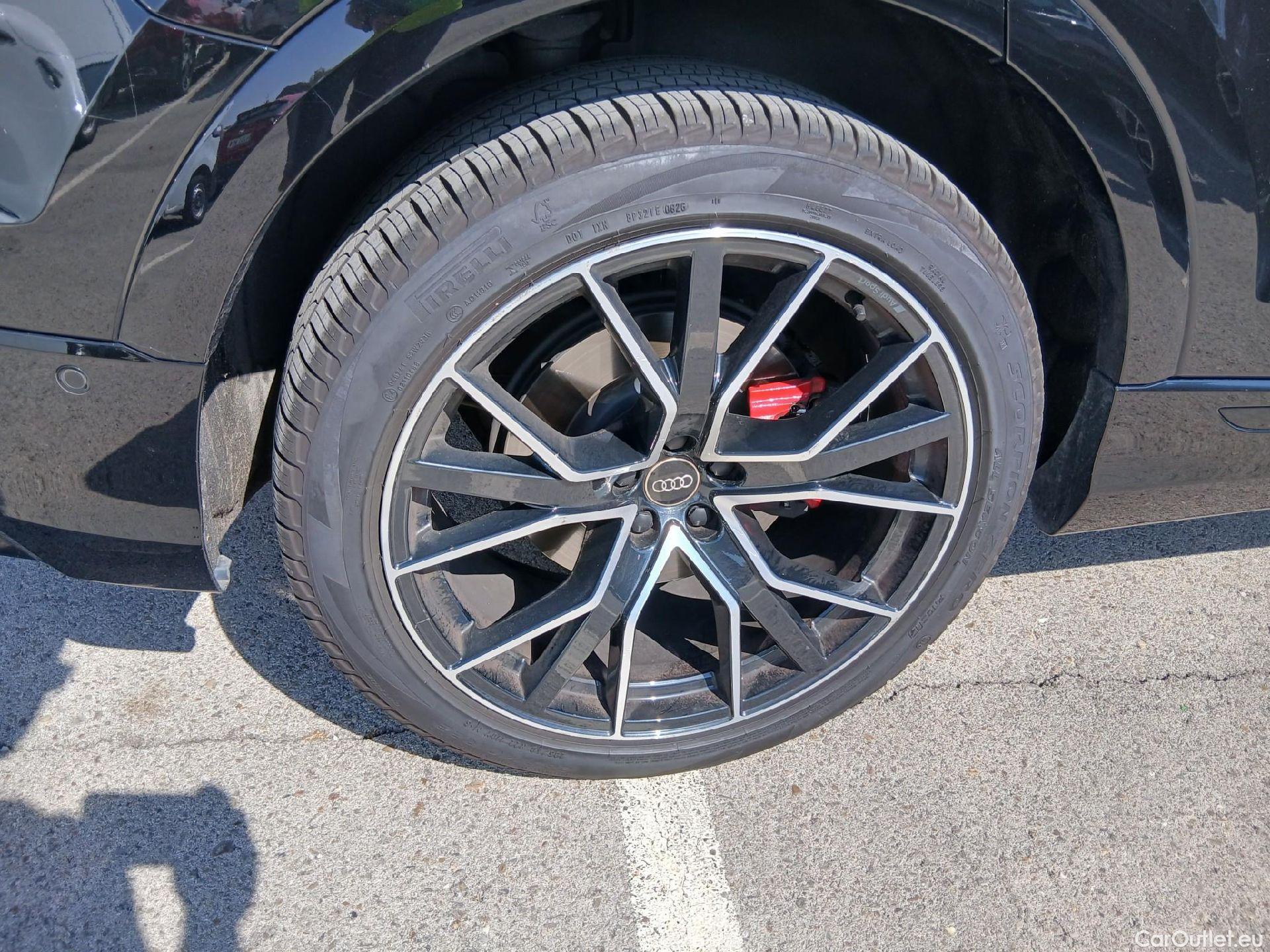  Audi  Q8 AUDI  / 2018 / 5P / todoterreno 55 TFSIe 280kW Black Line Pl quattro tip #33
