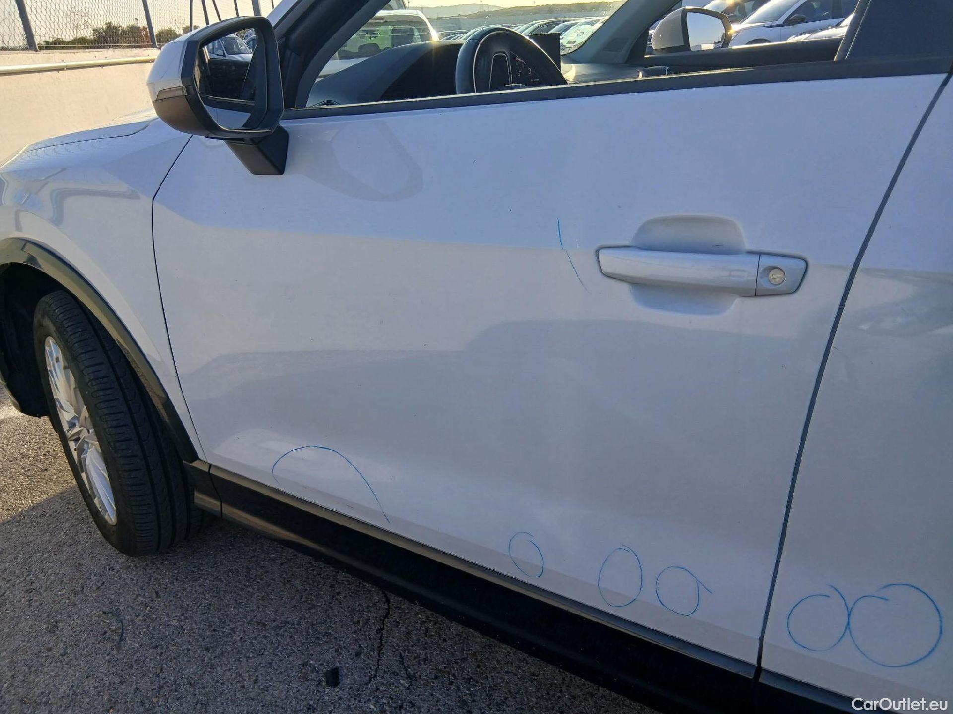  Audi  Q2 AUDI  / 2016 / 5P / todoterreno Design 30 TFSI 85kW (116CV) (AC) #21