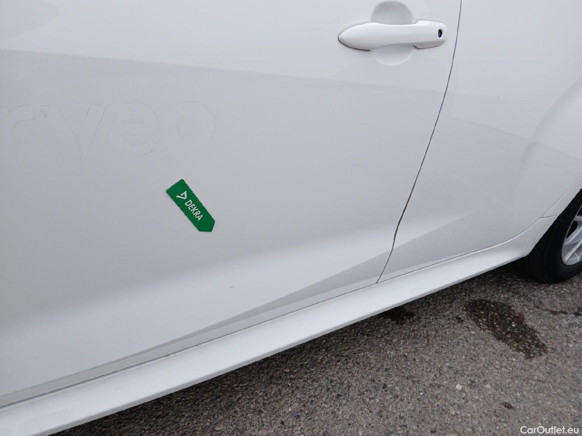  Toyota  Yaris TOYOTA  1.5 120H Business Plus #6