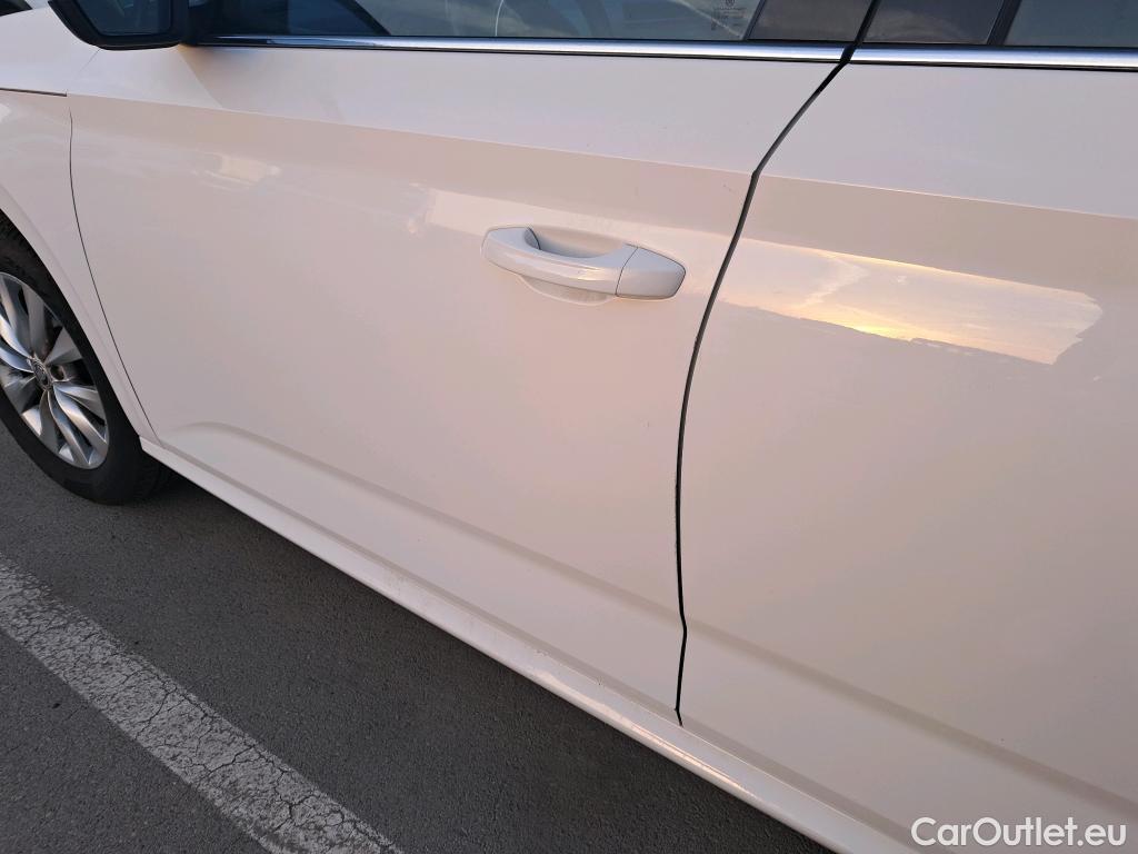  Skoda  KAMIQ SKODA  1.0 TSI 81kW (110CV) DSG Ambition (CX) #35
