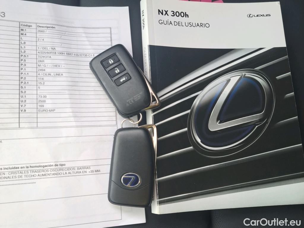 Lexus  NX LEXUS  / 2017 / 5P / todoterreno 2.5 300h Premium 2WD #2