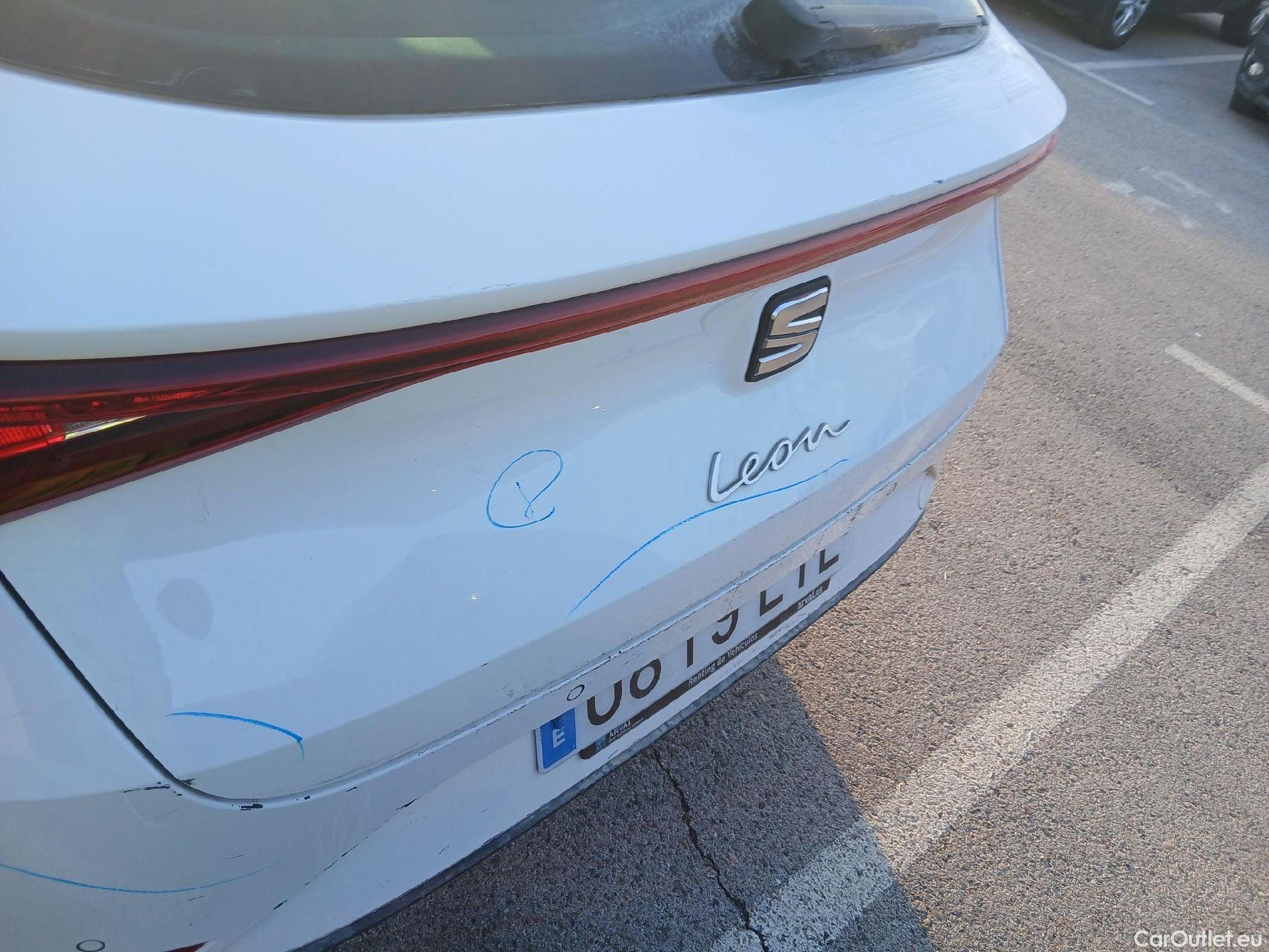  Seat  Leon SEAT Nuevo León / 2020 / 5P / familiar SP 1.5 eTSI 110kW DSG S&S Xcellence Go L #23
